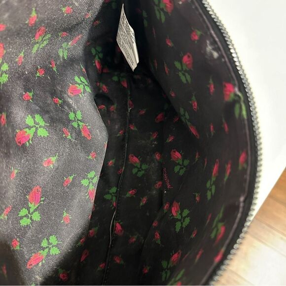 Betsey Johnson New York Polka Dot Wristlet Clutch With Silver Hardware Zip Close - Picture 7 of 8